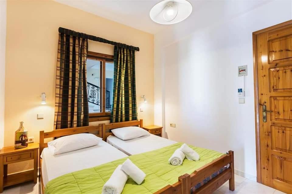 Michalis Litinas Apartments Agia Marina Extérieur photo