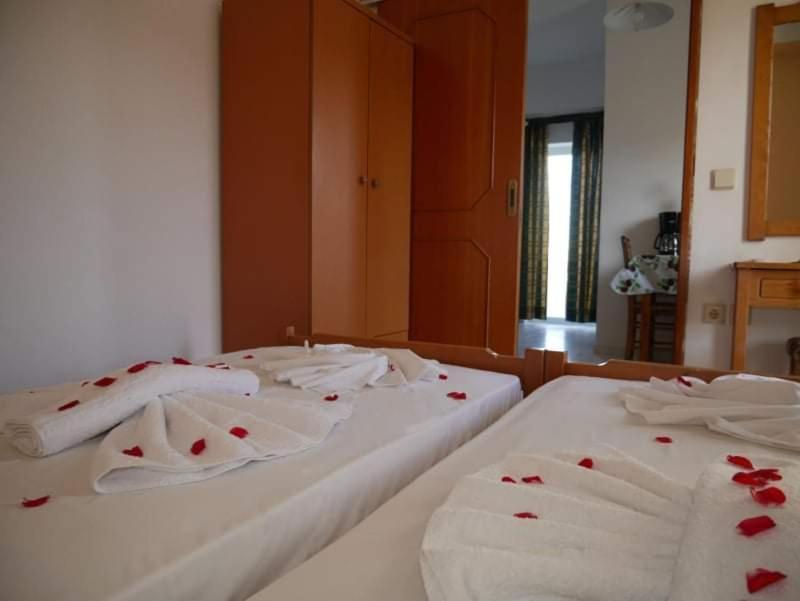 Michalis Litinas Apartments Agia Marina Extérieur photo