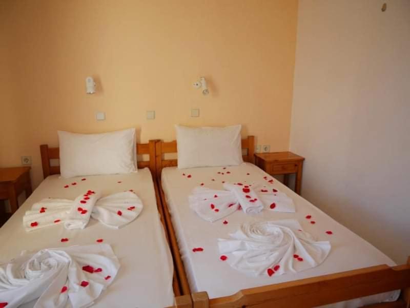 Michalis Litinas Apartments Agia Marina Extérieur photo
