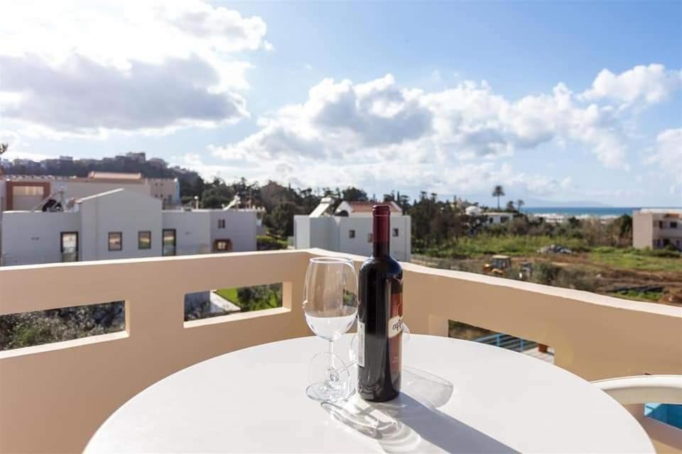 Michalis Litinas Apartments Agia Marina Extérieur photo