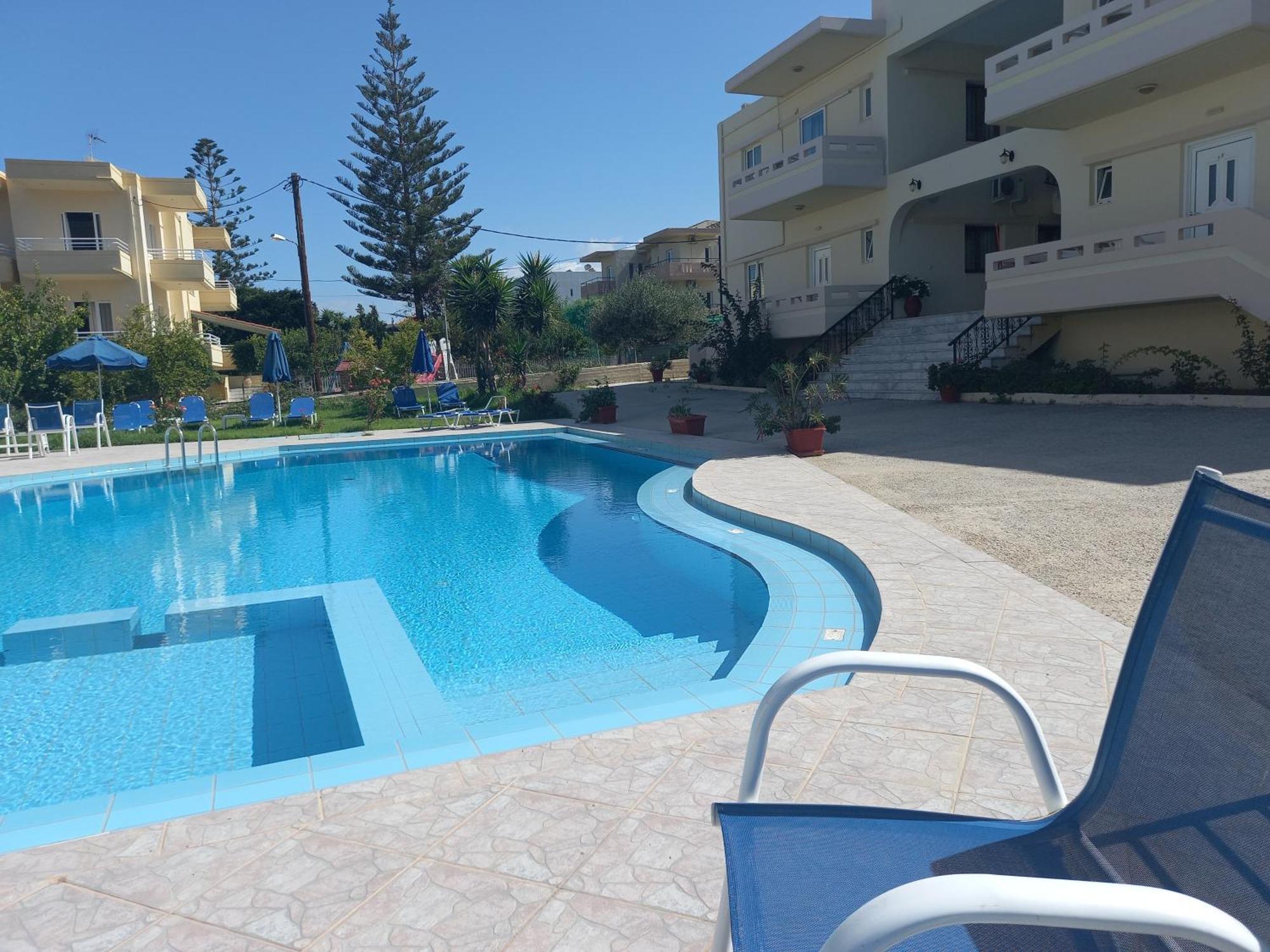 Michalis Litinas Apartments Agia Marina Extérieur photo